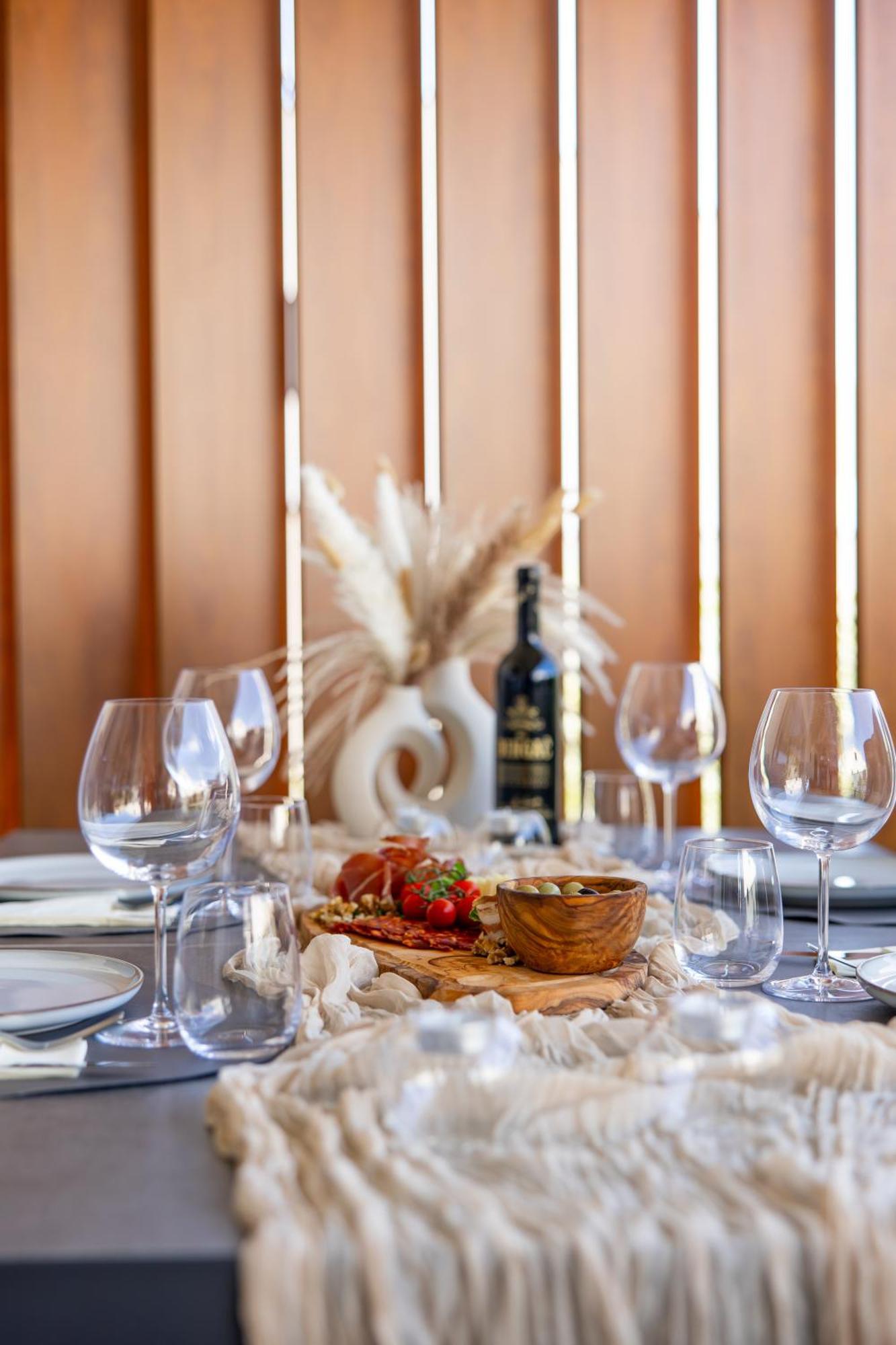 Kadena Luxury Razanj