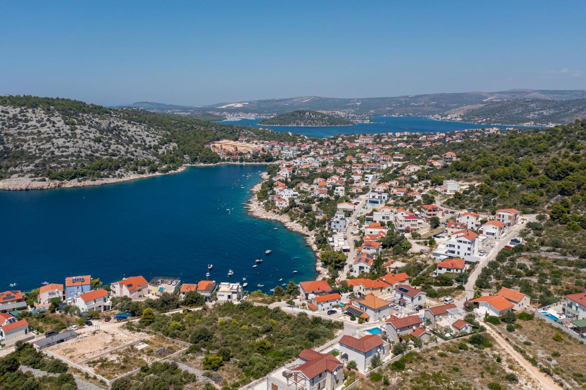 Kadena Luxury Apartment Razanj