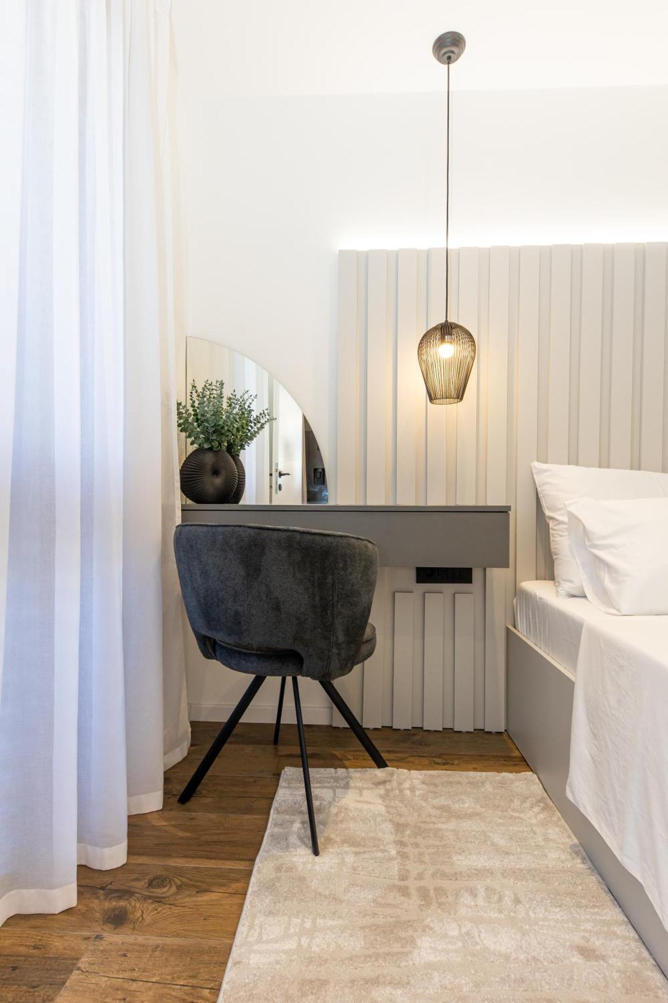 Kadena Luxury Razanj